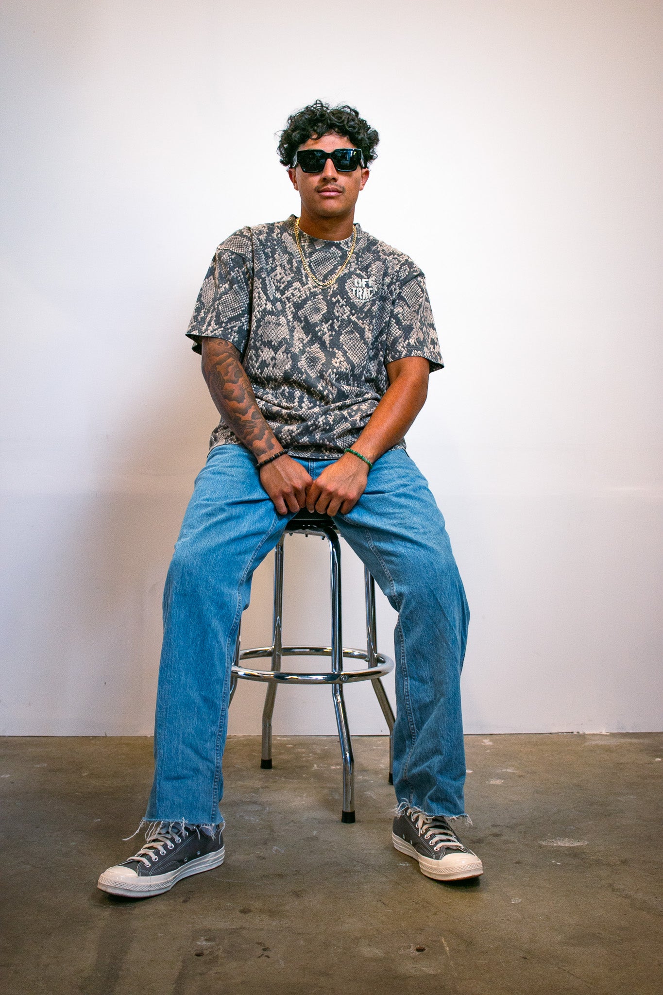 OFF TRACK RATTLE TEE - SNAKE PRINT