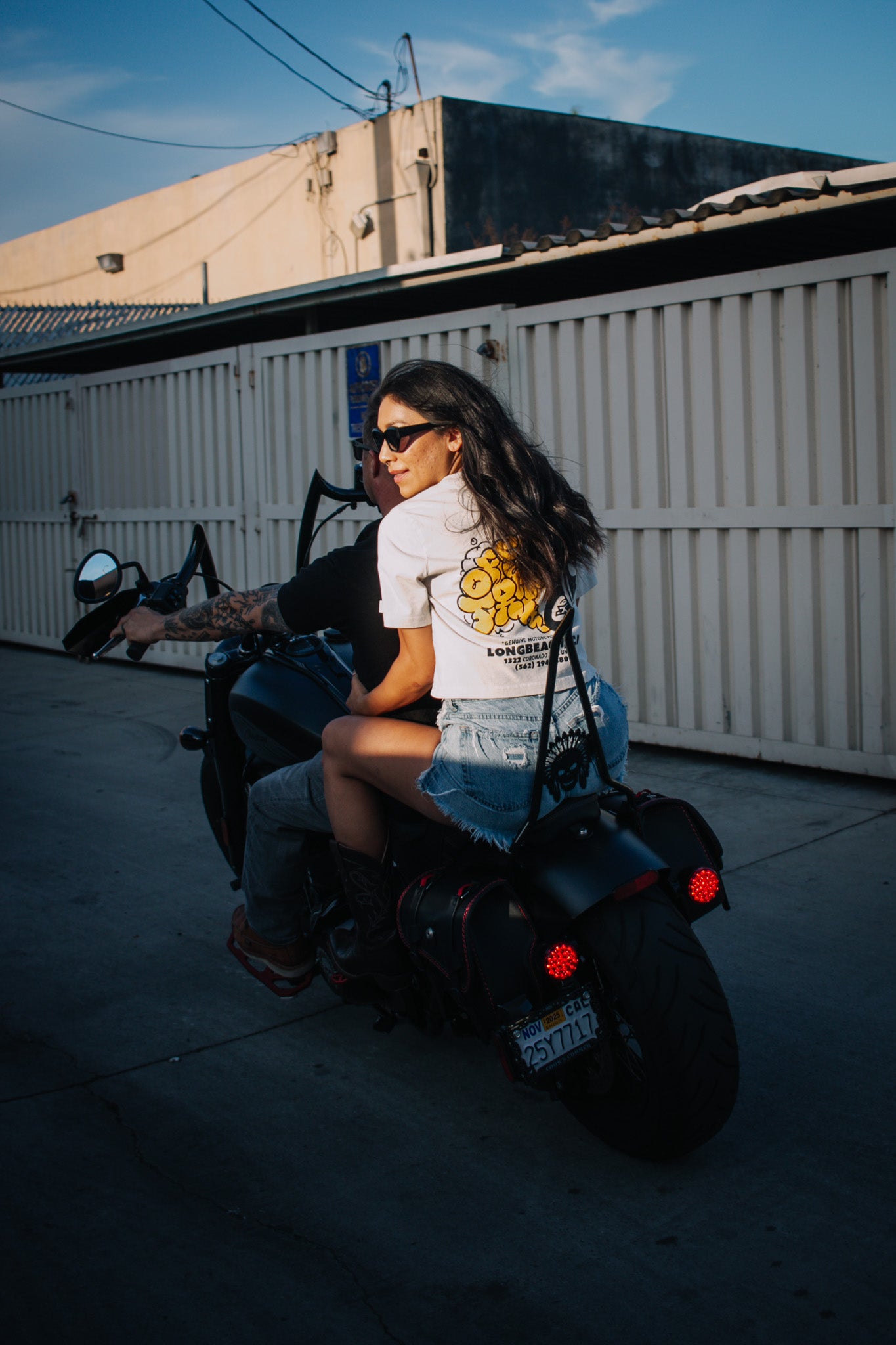 OFF TRACK WOMENS SMOKED CHOP CROP TEE - Bone