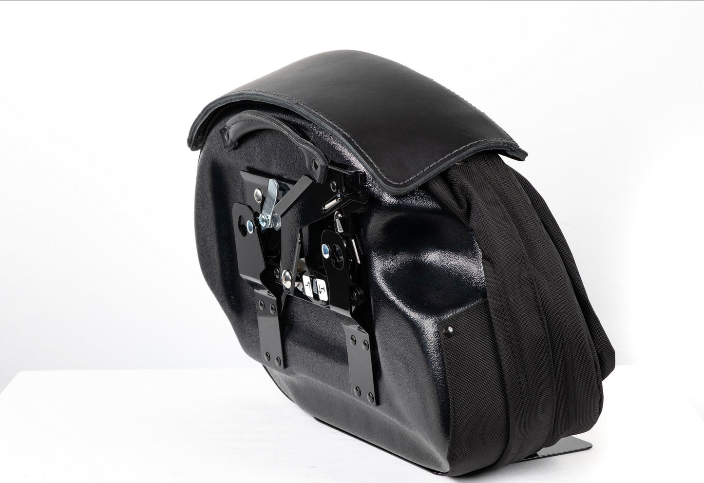 LEATHER PRO EZ-MOUNT V3 *M8* SOFTAIL SADDLEBAGS - BALLISTIC NYLON