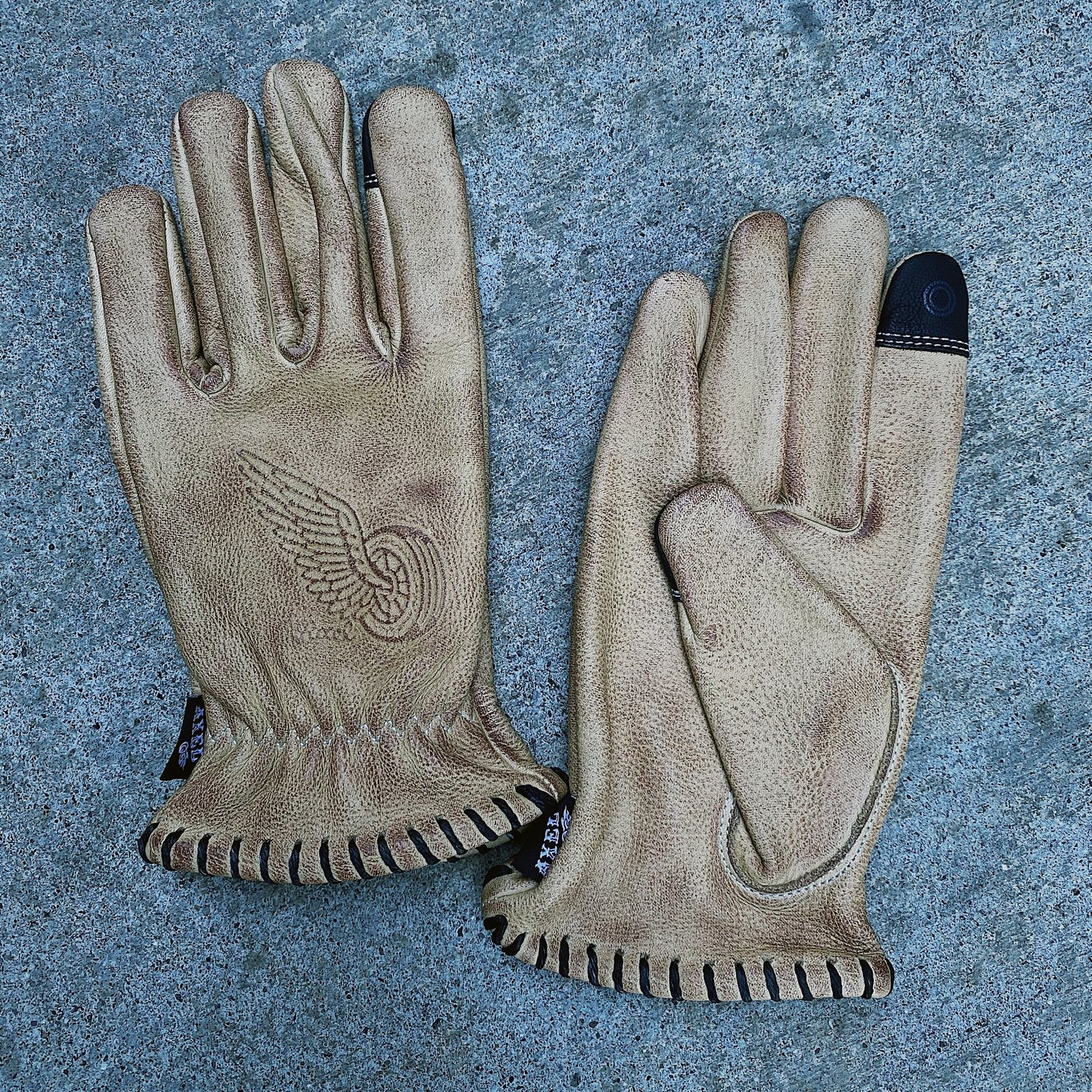 AXEL CO. Waxed Cowhide Glove - Tan