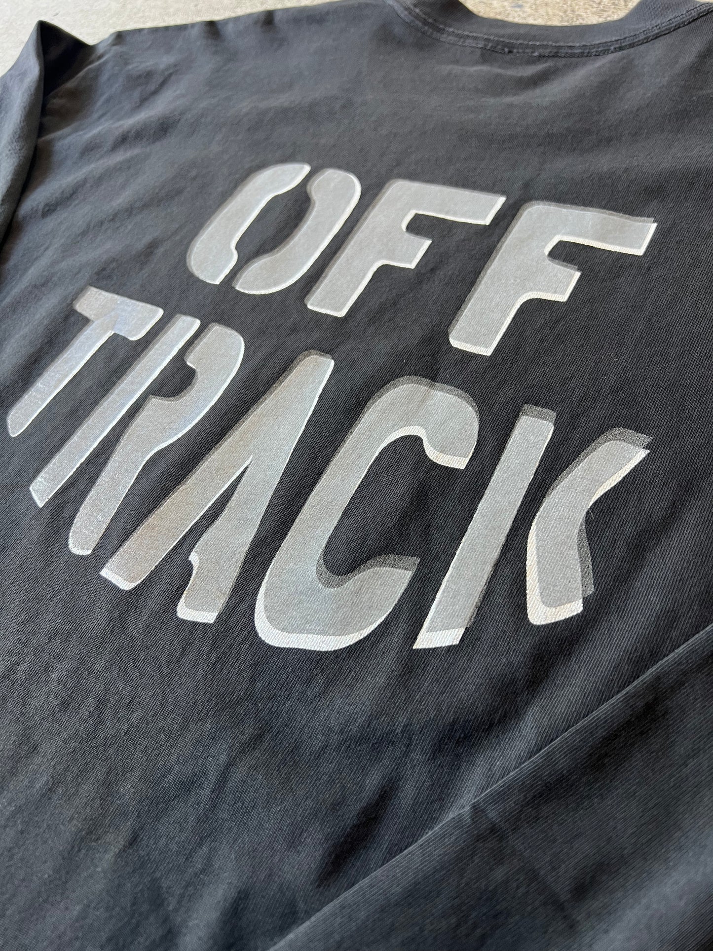 OFF TRACK DOUBLE HIT REFLECTIVE STENCIL FADED BLACK SHORT SLEEVE