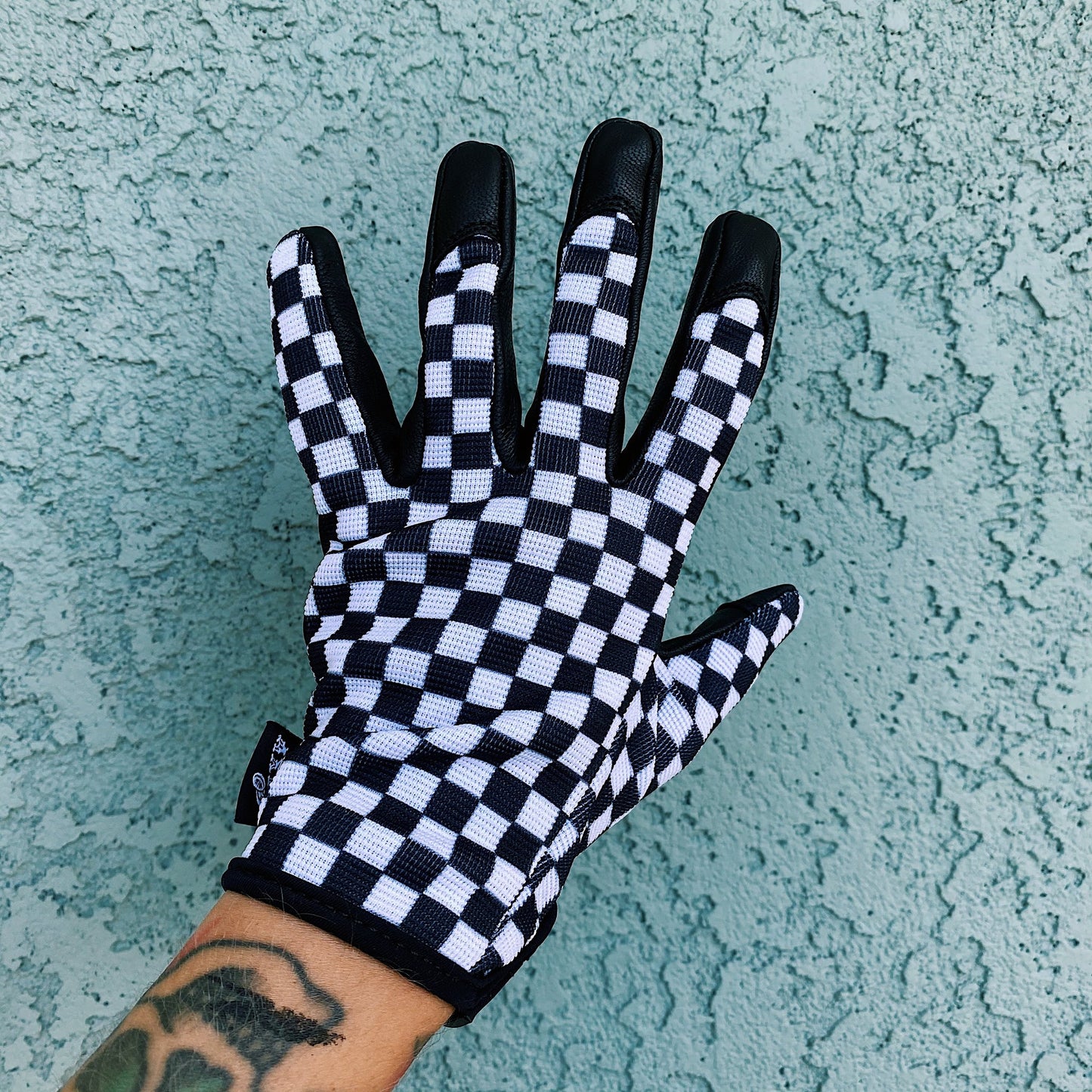 AXEL CO. Checkers Leather/Mesh Glove - Black/White